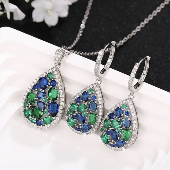 Green Blue Diamond Pendant Necklace - Picture 1 of 8